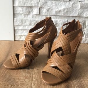 Size 6.5 Tory Burch nude strappy sandal